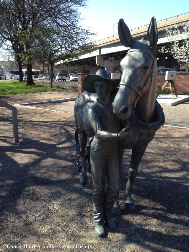erie-canal-museum-statue-of-boy-with-mule-syracuse-ny-bookworm-history-daniel-thurber